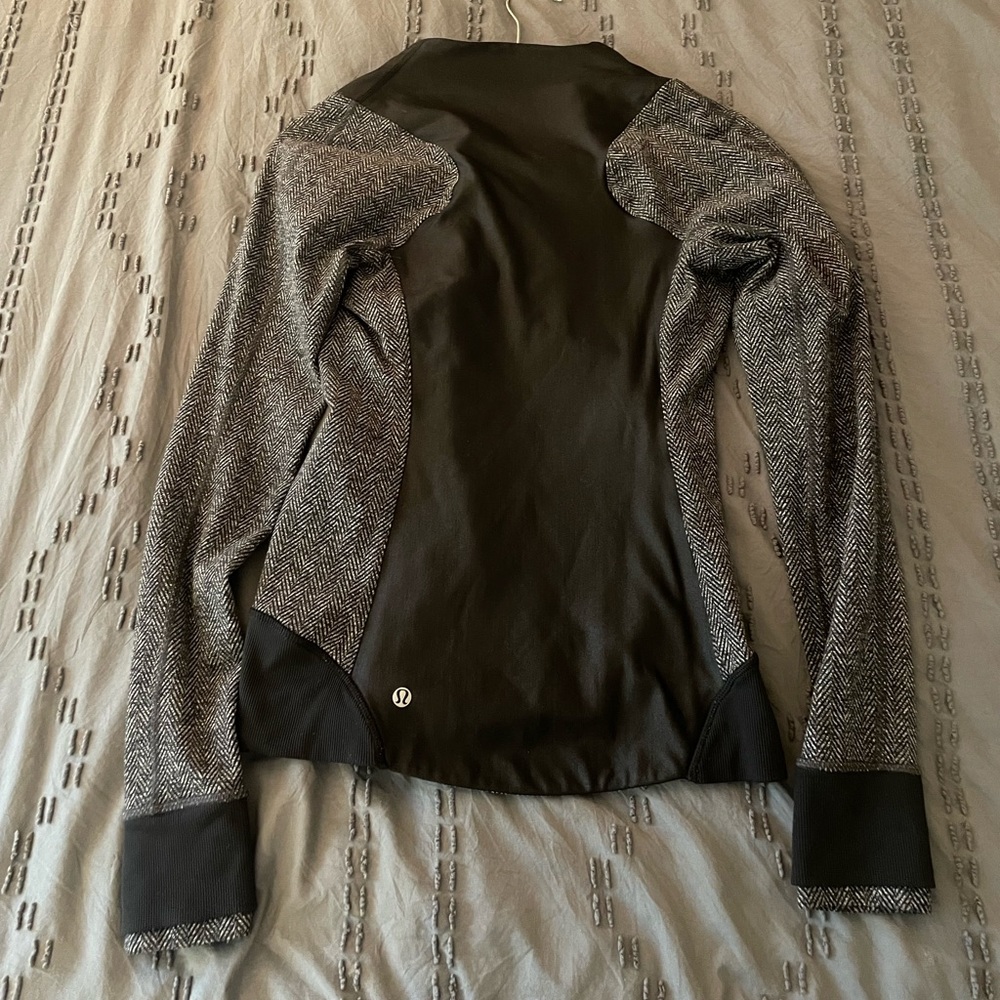 Lululemon Jacket - Picture 5 of 5